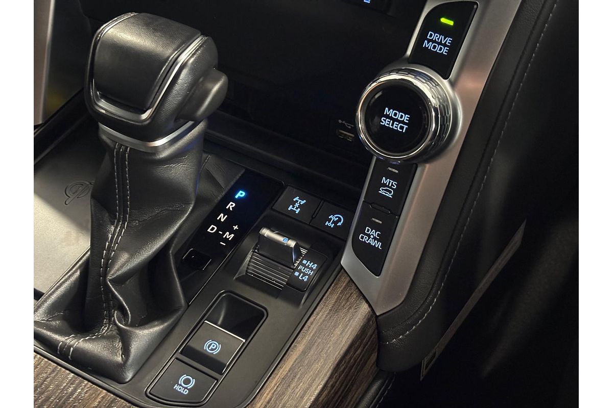 2021 Toyota Landcruiser Sahara FJA300R