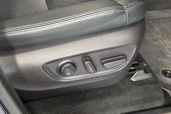 2021 Toyota Landcruiser Sahara FJA300R