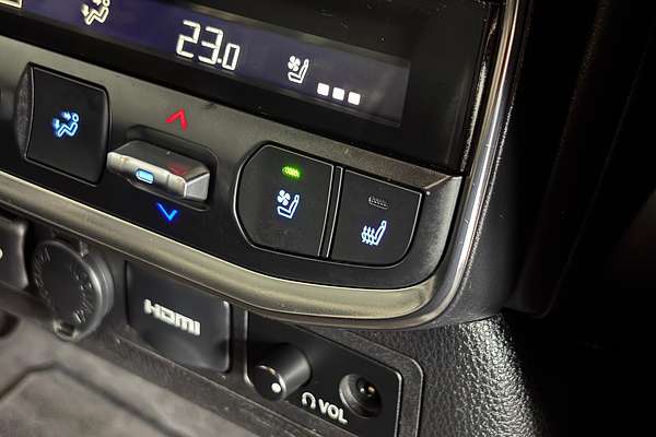 2021 Toyota Landcruiser Sahara FJA300R