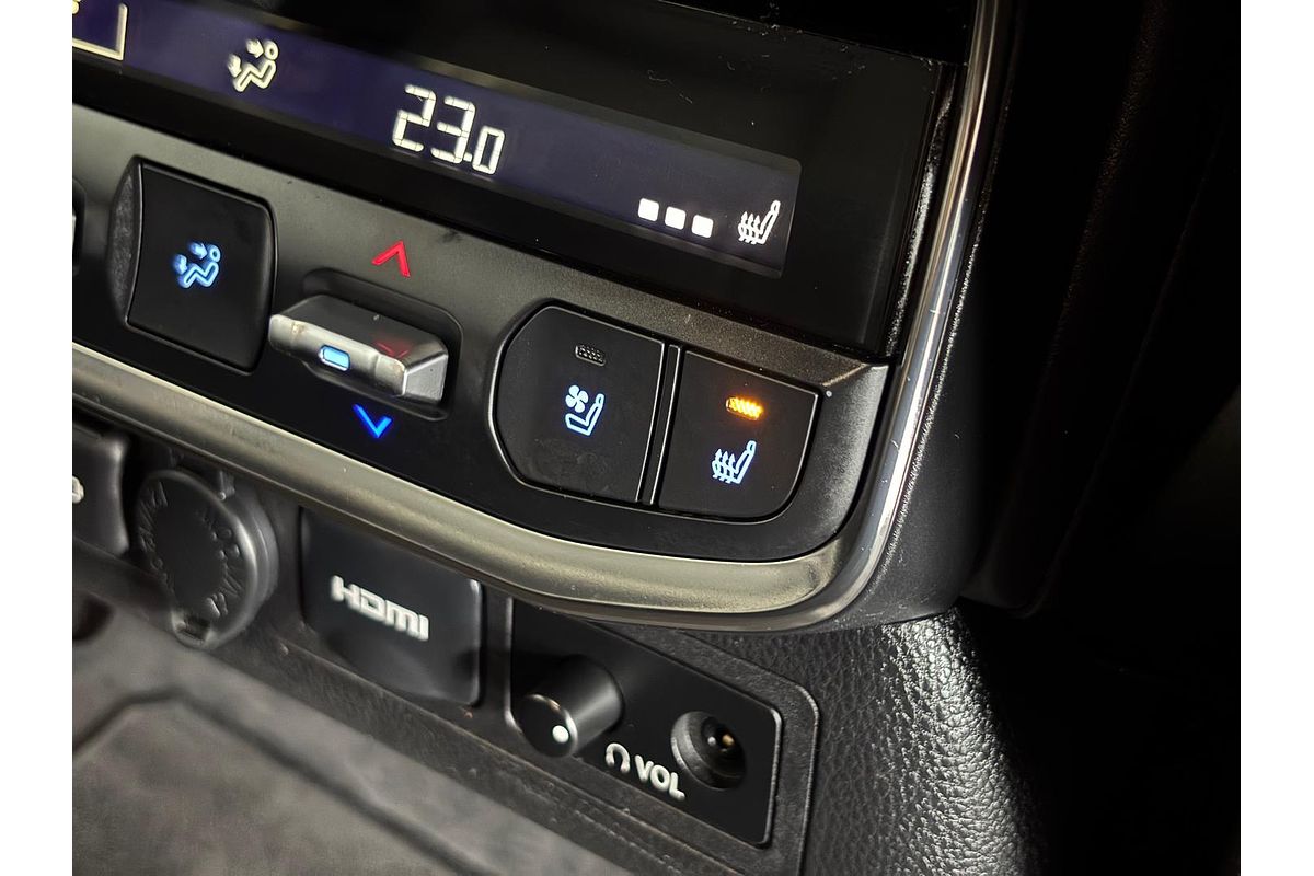 2021 Toyota Landcruiser Sahara FJA300R