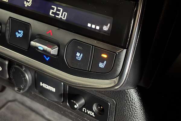 2021 Toyota Landcruiser Sahara FJA300R