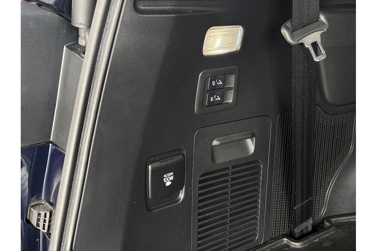 2021 Toyota Landcruiser Sahara FJA300R