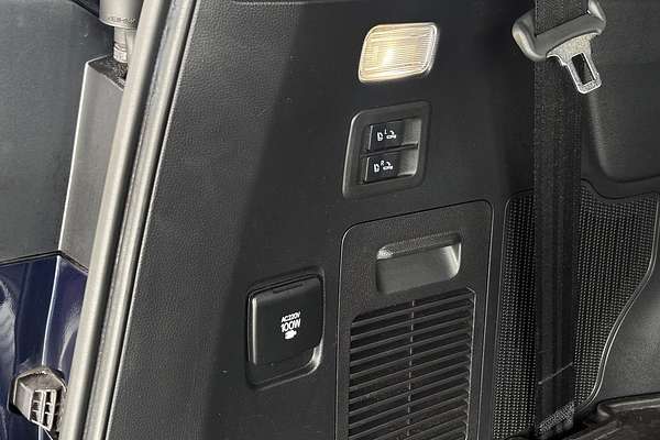 2021 Toyota Landcruiser Sahara FJA300R