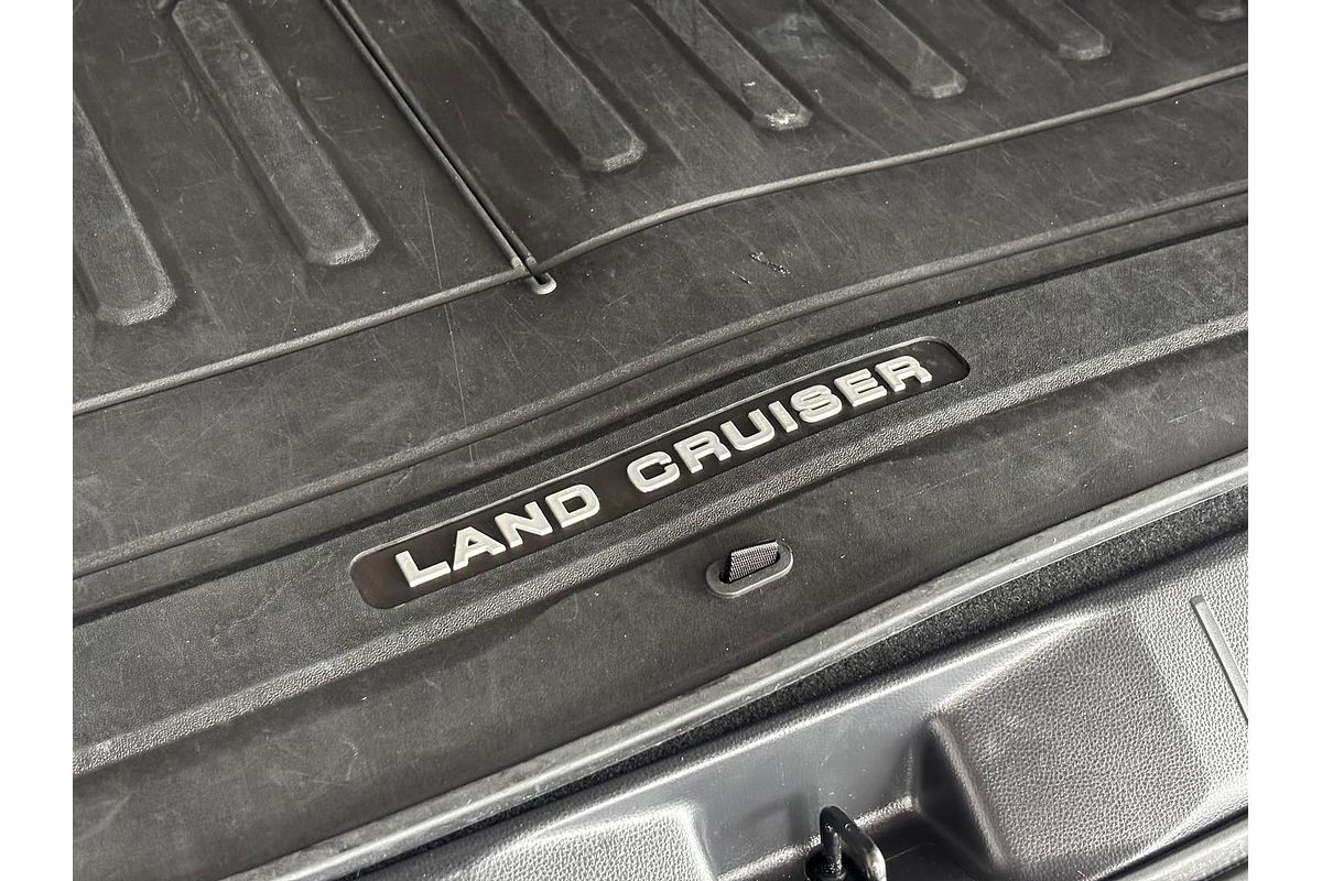 2021 Toyota Landcruiser Sahara FJA300R