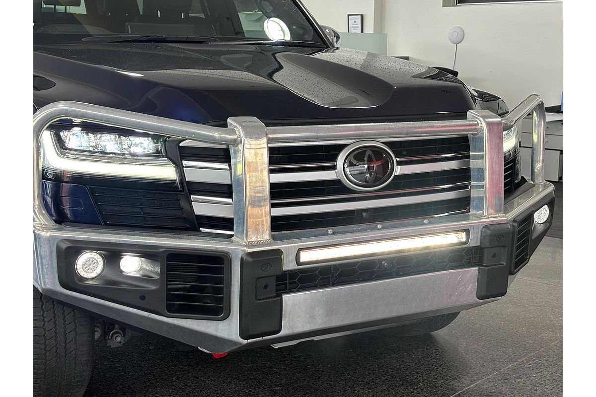 2021 Toyota Landcruiser Sahara FJA300R