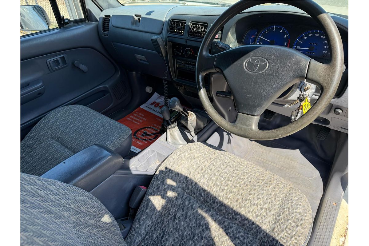 2001 Toyota Hilux RZN169R 4X4