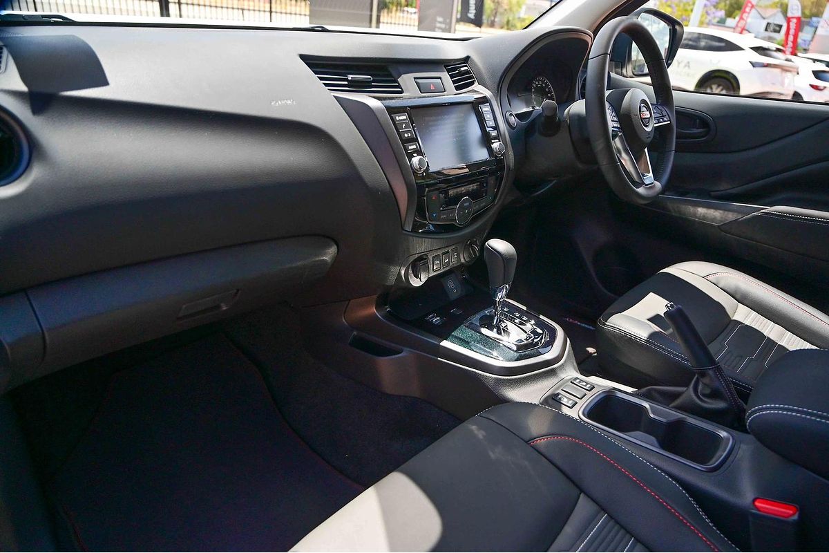 2025 Nissan Navara PRO-4X D23 4X4