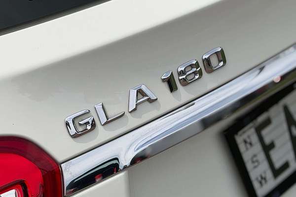 2015 Mercedes-Benz GLA-Class GLA180 X156