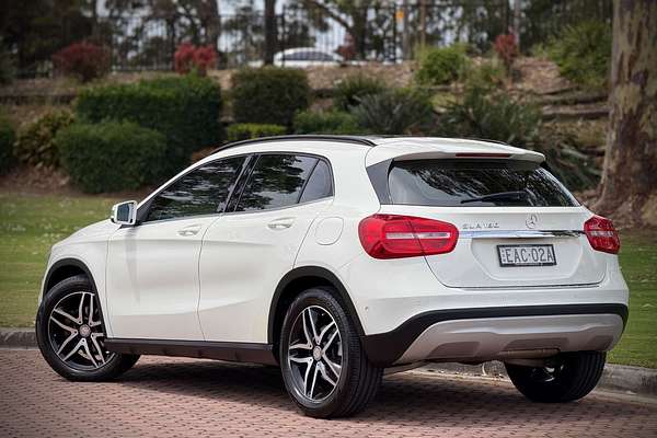 2015 Mercedes-Benz GLA-Class GLA180 X156
