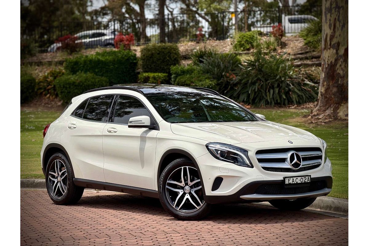 2015 Mercedes-Benz GLA-Class GLA180 X156