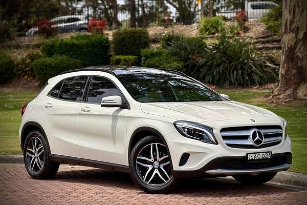 2015 Mercedes-Benz GLA-Class GLA180 X156