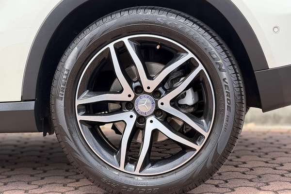 2015 Mercedes-Benz GLA-Class GLA180 X156