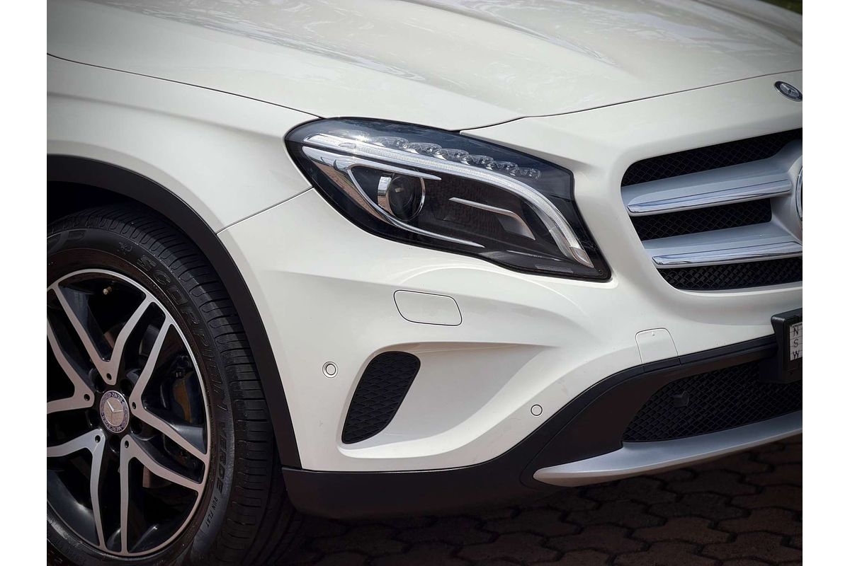 2015 Mercedes-Benz GLA-Class GLA180 X156