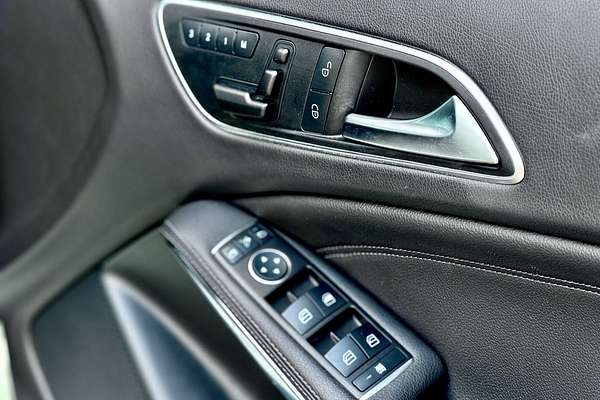 2015 Mercedes-Benz GLA-Class GLA180 X156