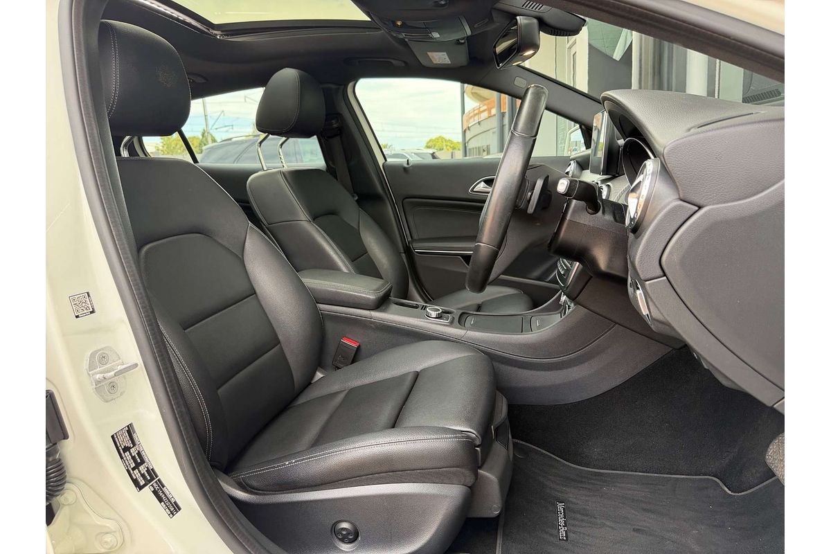 2015 Mercedes-Benz GLA-Class GLA180 X156