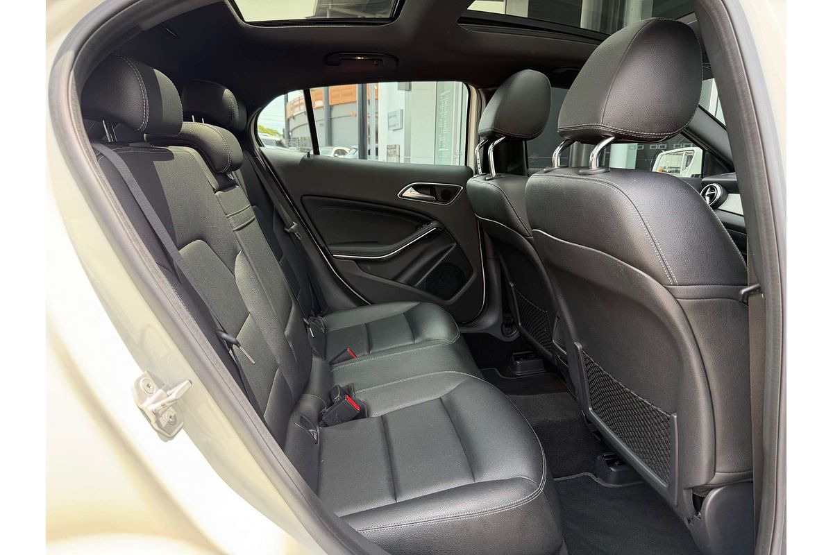 2015 Mercedes-Benz GLA-Class GLA180 X156