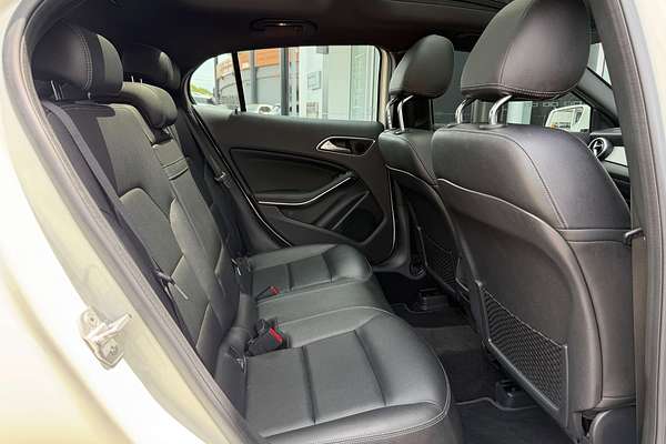 2015 Mercedes-Benz GLA-Class GLA180 X156