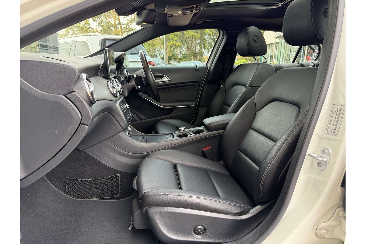 2015 Mercedes-Benz GLA-Class GLA180 X156