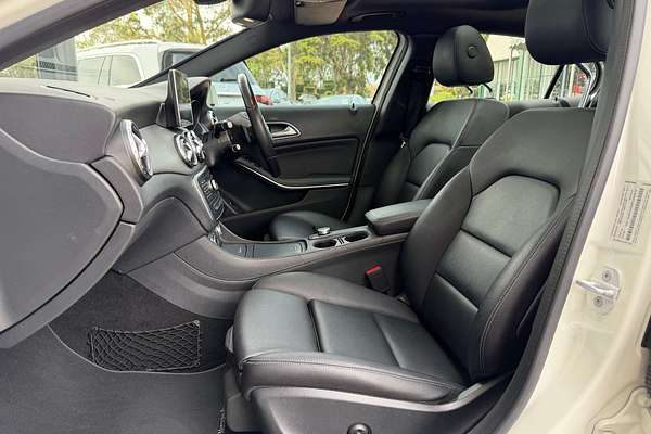 2015 Mercedes-Benz GLA-Class GLA180 X156