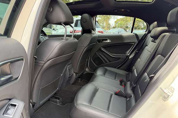 2015 Mercedes-Benz GLA-Class GLA180 X156