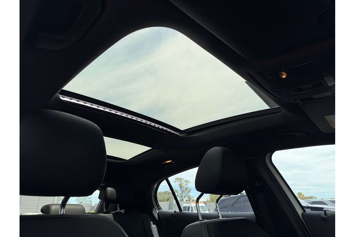 2015 Mercedes-Benz GLA-Class GLA180 X156