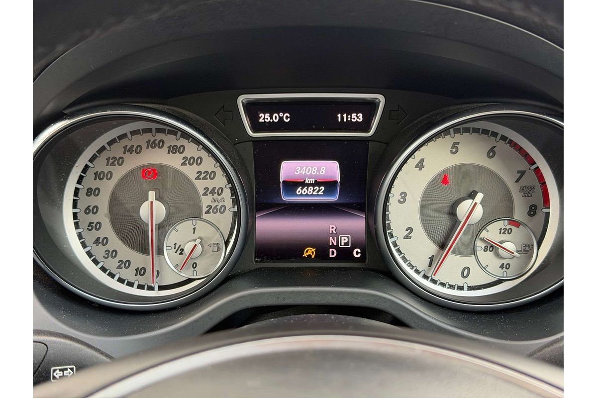 2015 Mercedes-Benz GLA-Class GLA180 X156