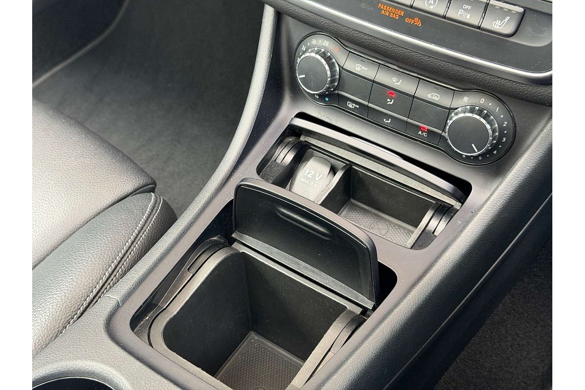 2015 Mercedes-Benz GLA-Class GLA180 X156