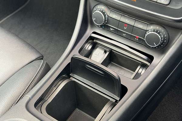 2015 Mercedes-Benz GLA-Class GLA180 X156