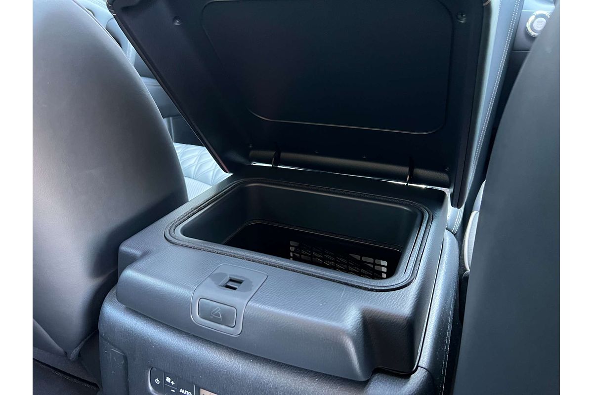 2025 Nissan Patrol Ti-L Y62