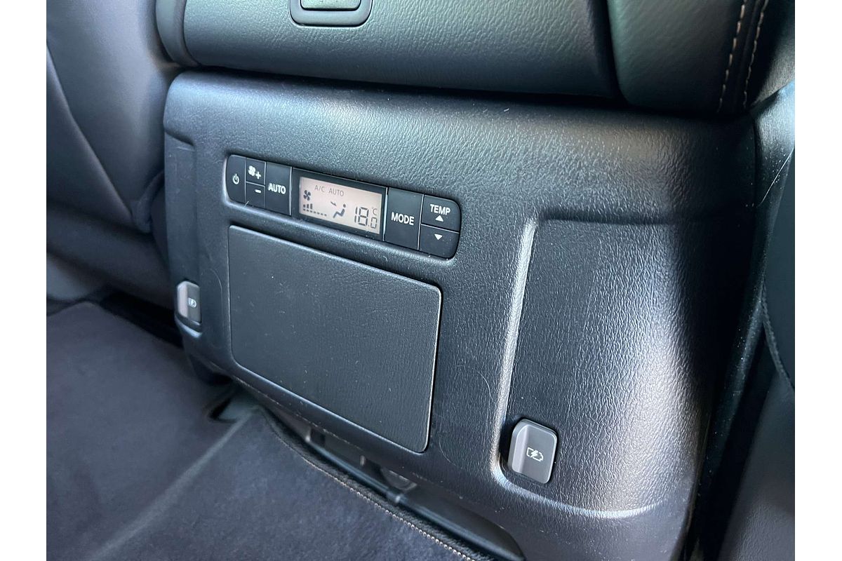 2025 Nissan Patrol Ti-L Y62