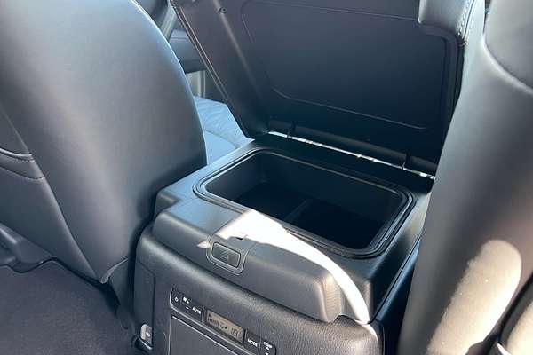 2025 Nissan Patrol Ti Y62