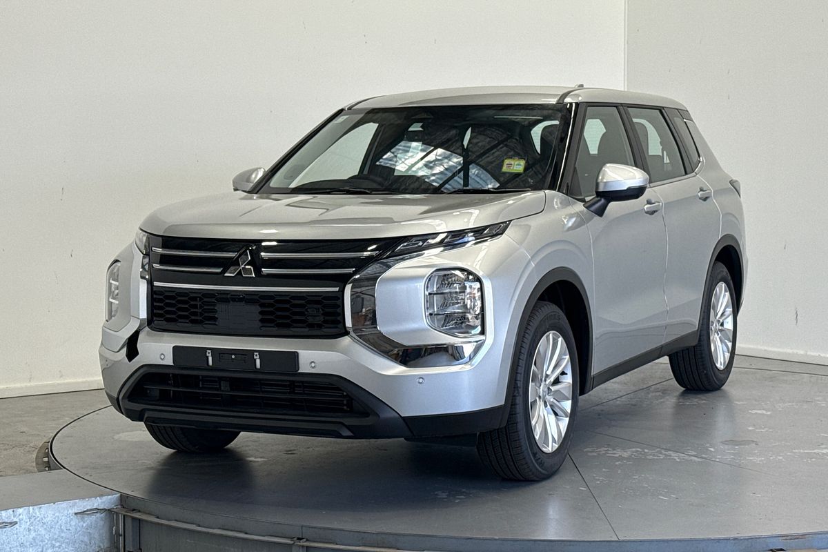 2025 Mitsubishi Outlander ES ZM