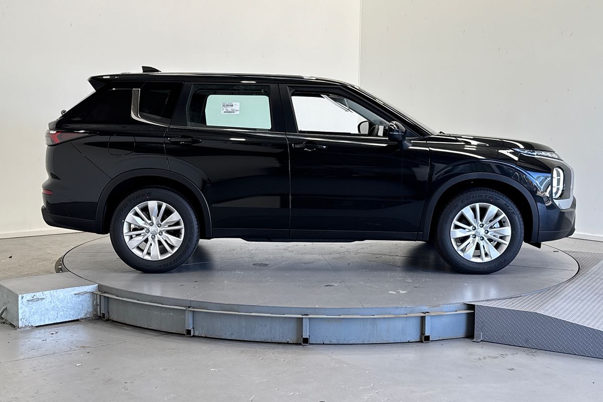 2025 Mitsubishi Outlander ES ZM