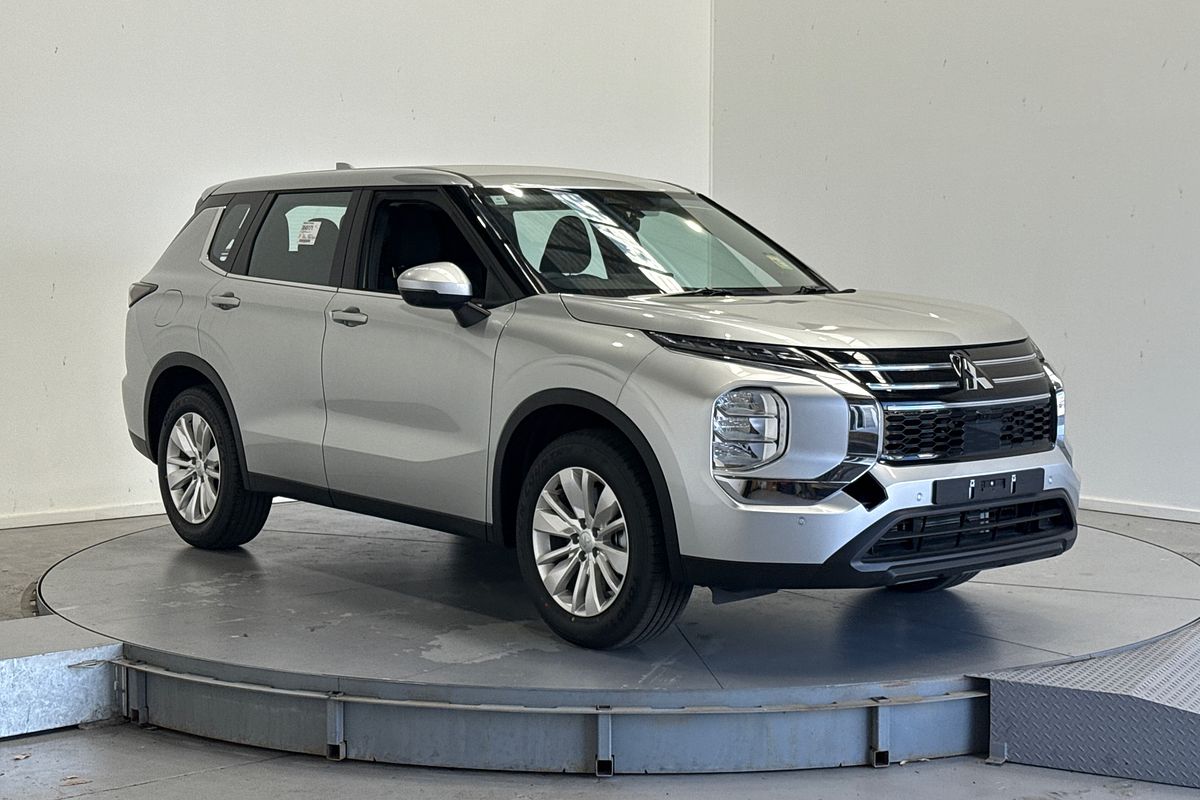 2025 Mitsubishi Outlander ES ZM