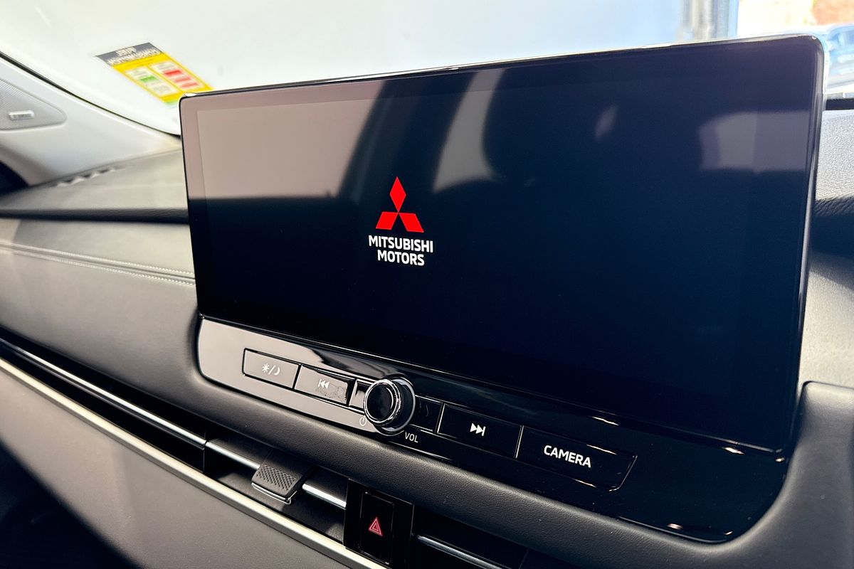 2025 Mitsubishi Outlander ES ZM