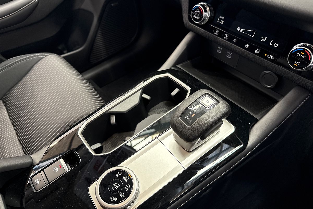 2025 Mitsubishi Outlander ES ZM