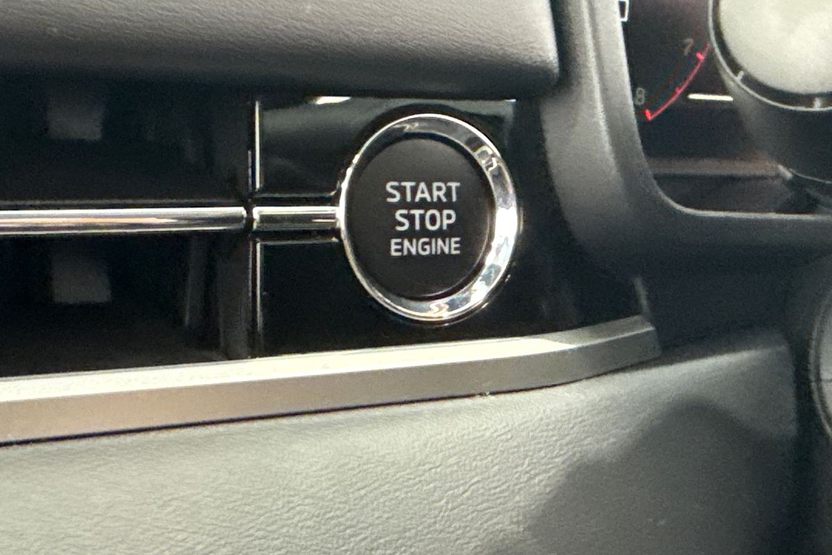 2025 Mitsubishi Outlander ES ZM