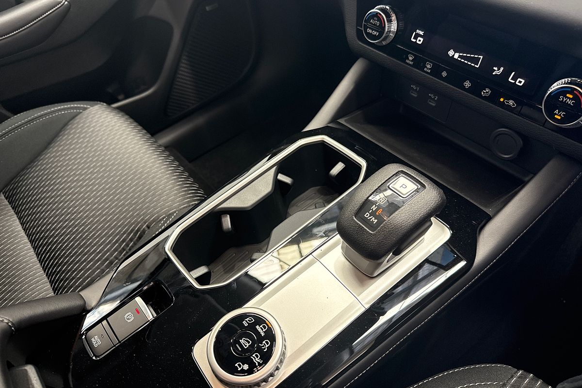 2025 Mitsubishi Outlander ES ZM