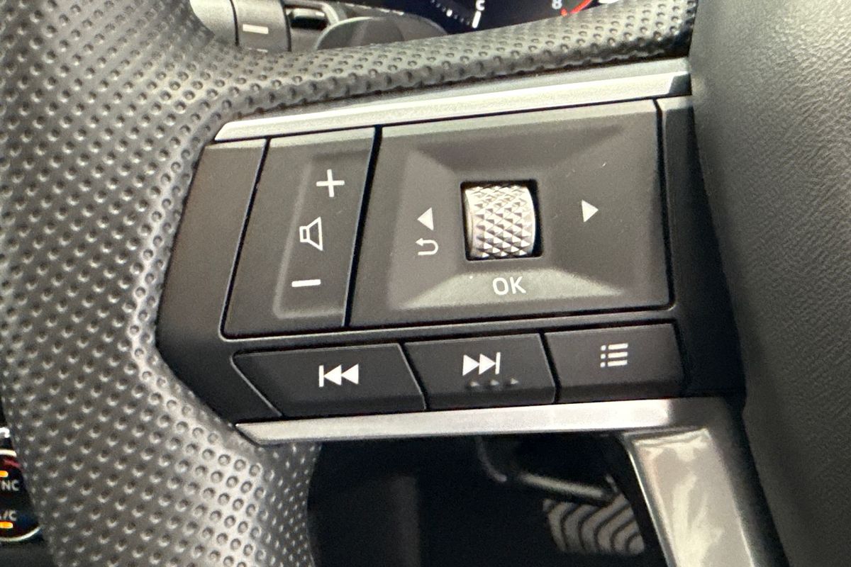 2025 Mitsubishi Outlander ES ZM