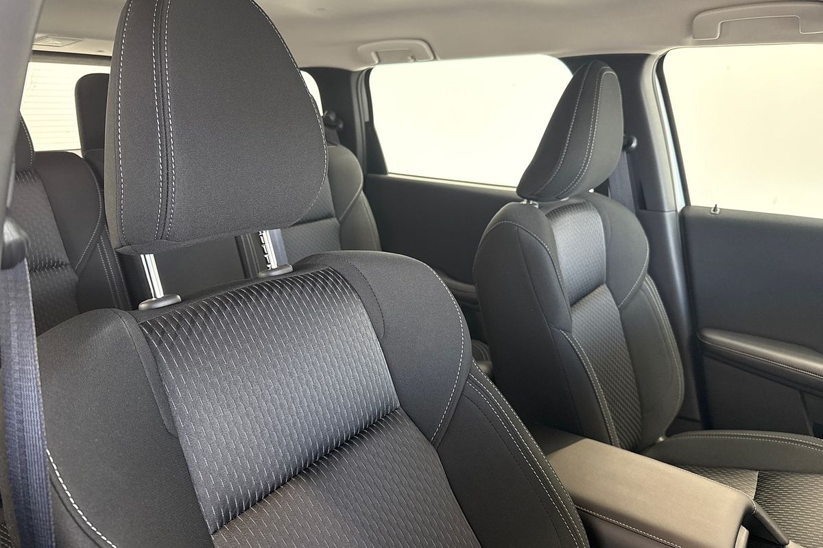 2025 Mitsubishi Outlander ES ZM