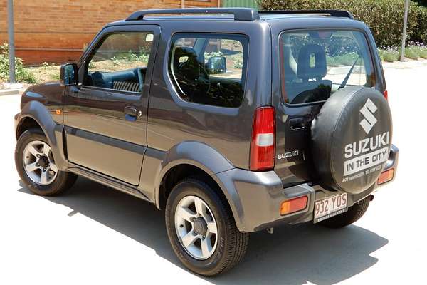 2011 Suzuki Jimny Sierra (4x4)