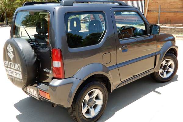 2011 Suzuki Jimny Sierra (4x4)