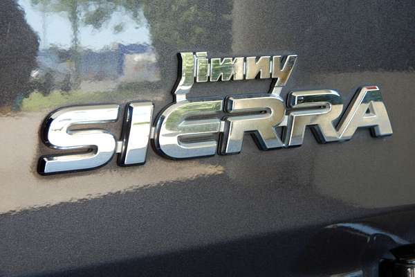 2011 Suzuki Jimny Sierra (4x4)