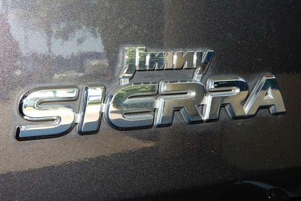 2011 Suzuki Jimny Sierra (4x4)