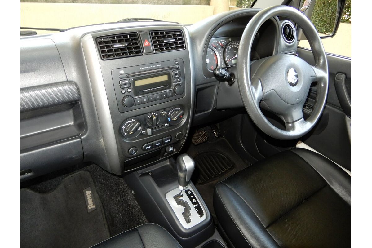 2011 Suzuki Jimny Sierra (4x4)