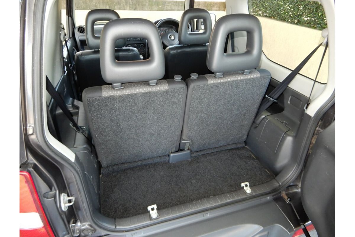 2011 Suzuki Jimny Sierra (4x4)