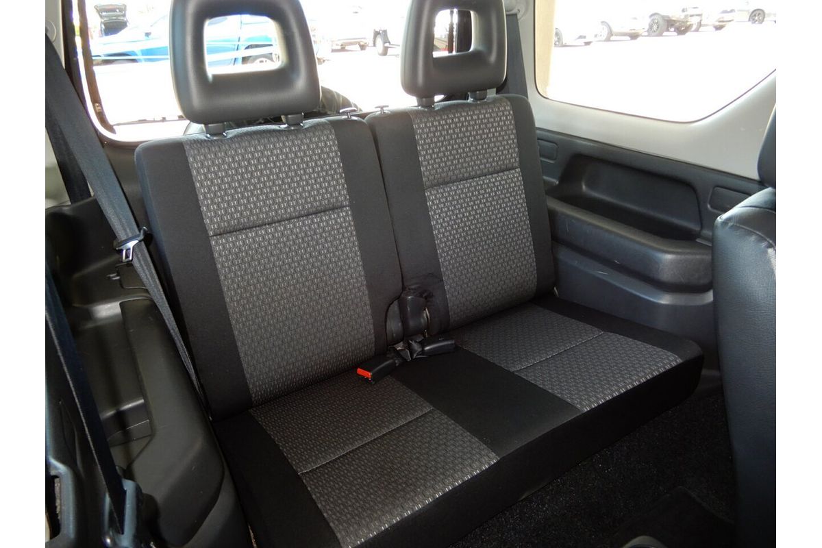 2011 Suzuki Jimny Sierra (4x4)