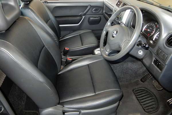 2011 Suzuki Jimny Sierra (4x4)