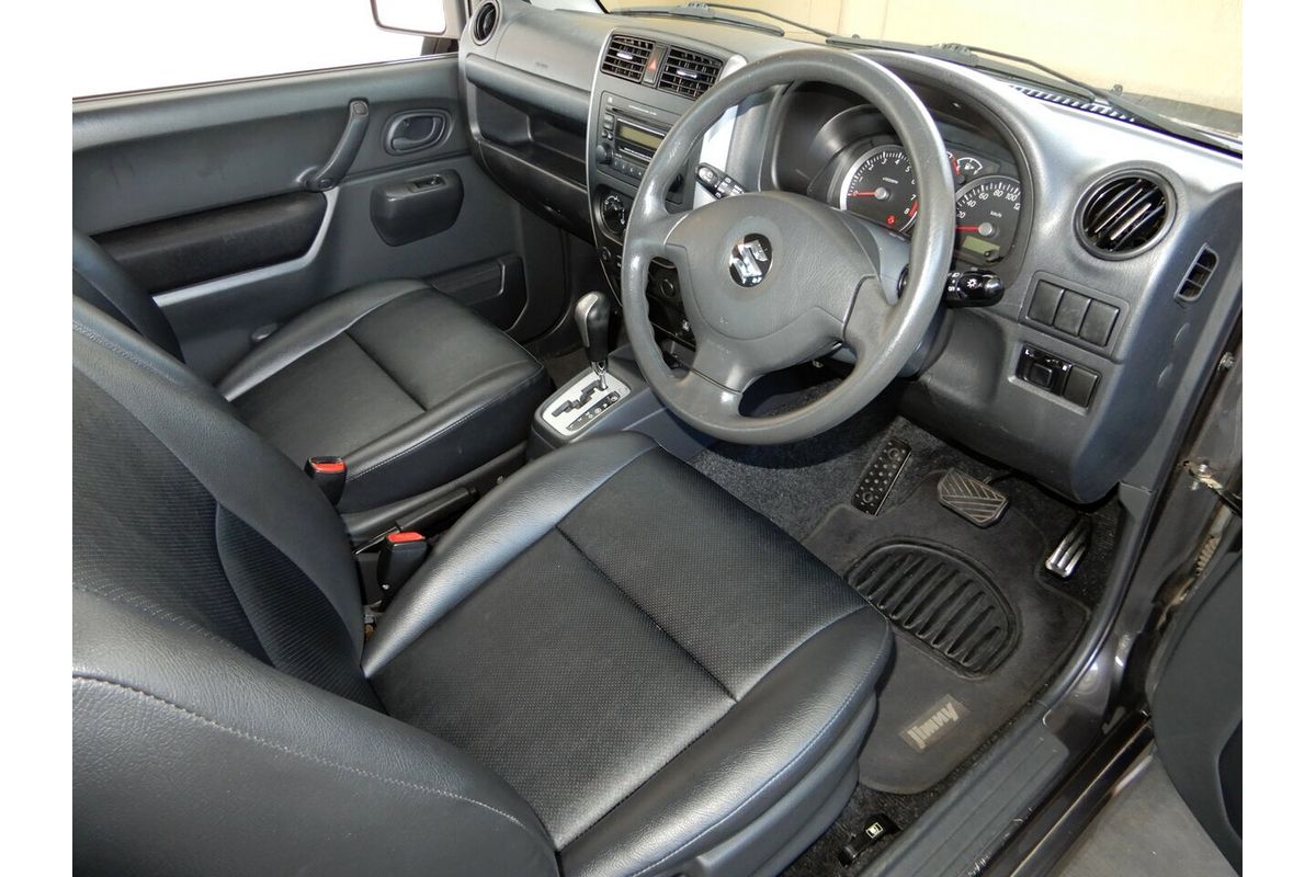 2011 Suzuki Jimny Sierra (4x4)