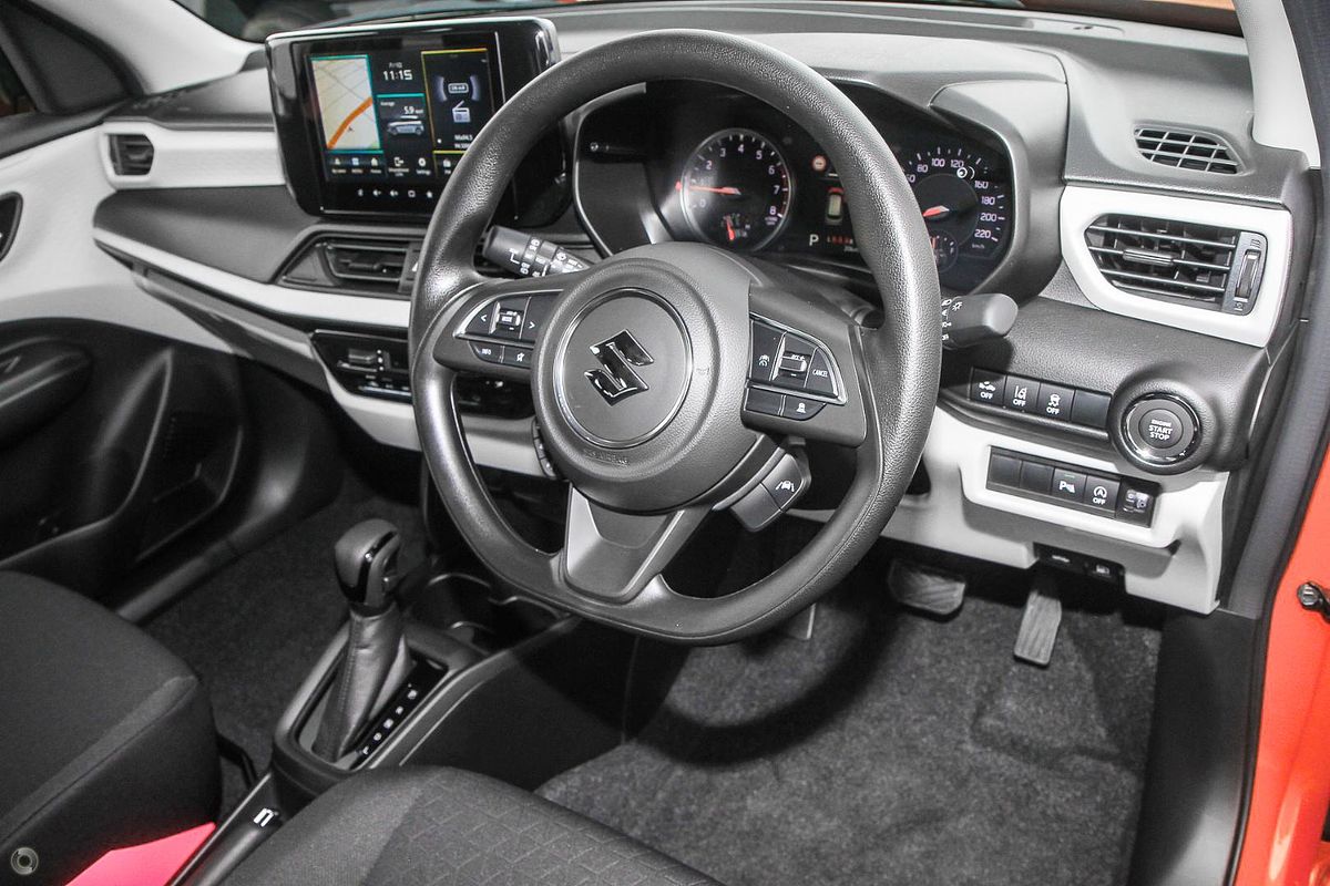 2025 Suzuki Swift Hybrid UZ